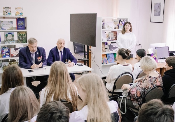В библиотеке прошла беседа «Против нацизма: уроки прошлого, вызовы настоящего»